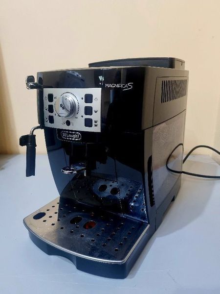 Кофемашина DeLonghi Magnifica S ECAM 22 110 B 000037257 фото