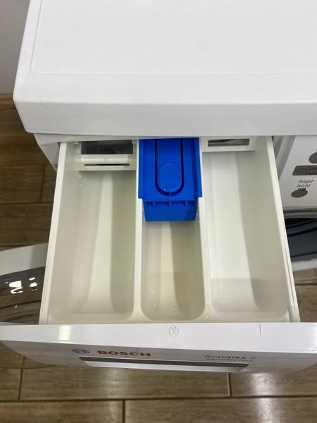 Стиральная машина Bosch WAQ2844F 2400W 7кг sn 9306000084 000048188 фото