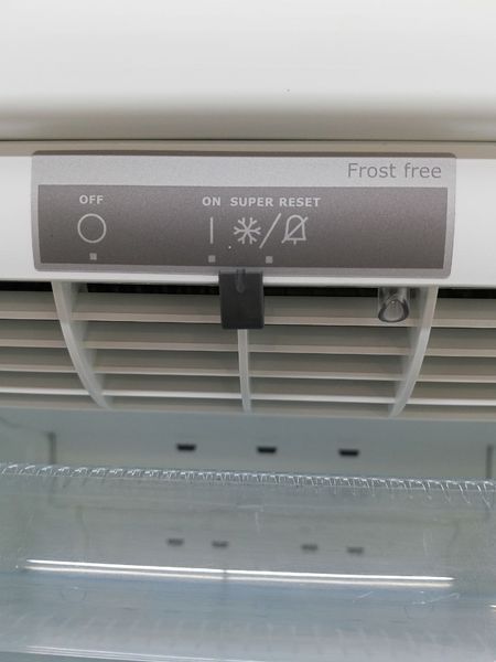 Морозильная камера Electrolux EUF28201W 240W 267л sn 83704837 n 460 000049671 фото