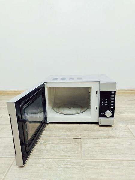 Мікрохвильова піч Clatronic MWG 758 1150w гриль 1000w sn 01001435470 000035730 фото