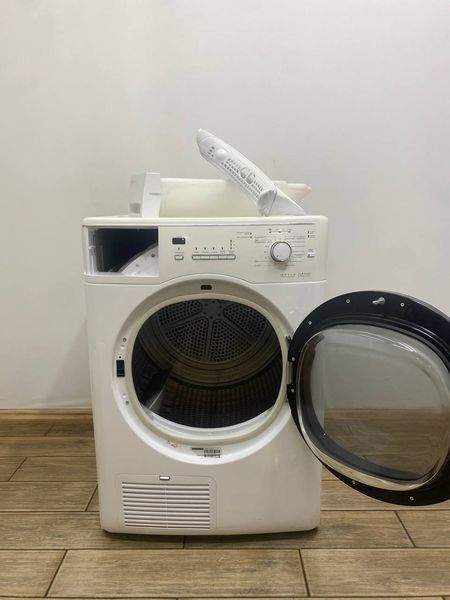 Сушильная машина Bauknecht TK UNIQ 71B Di 3200W 7 kg sn 8560 271 03010 000047916 фото