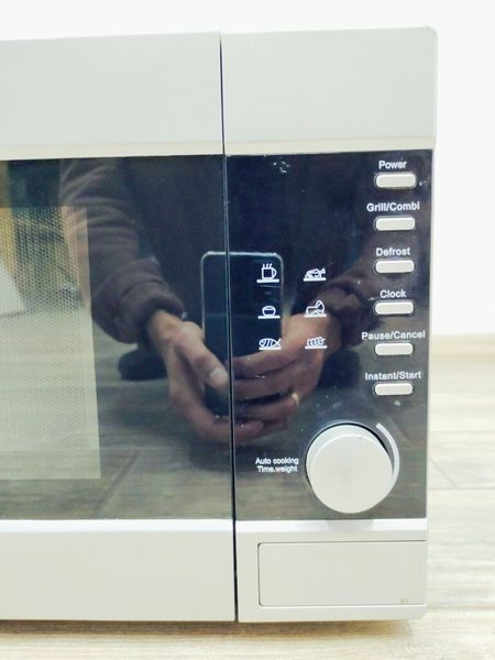 Мікрохвильова піч Clatronic MWG 758 1150w гриль 1000w sn 01001435470 000035730 фото