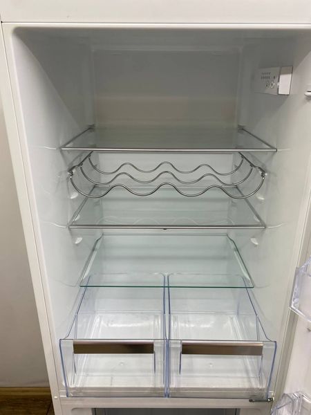 Холодильник двокамерний Electrolux EN7000W1 117W 306+91л sn 95060069 n 410 000048434 фото