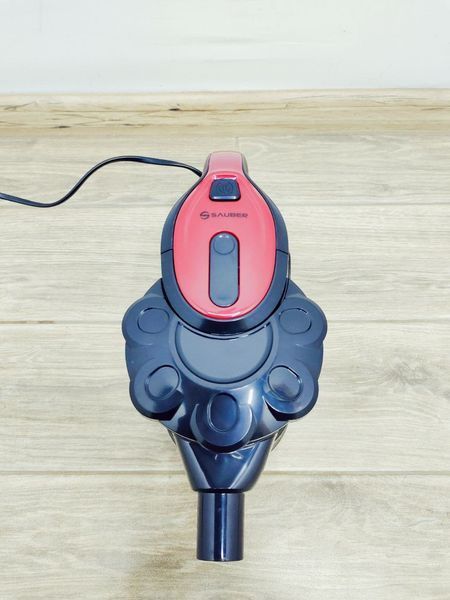 Пылесос вертикальный Sauber UVE 126968 600w Black Red 000039013 фото