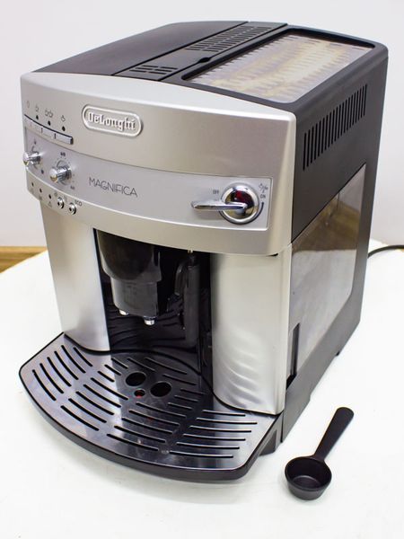 Кавомашина DeLonghi ESAM3200 S 1450w sn 00828 000031717 фото