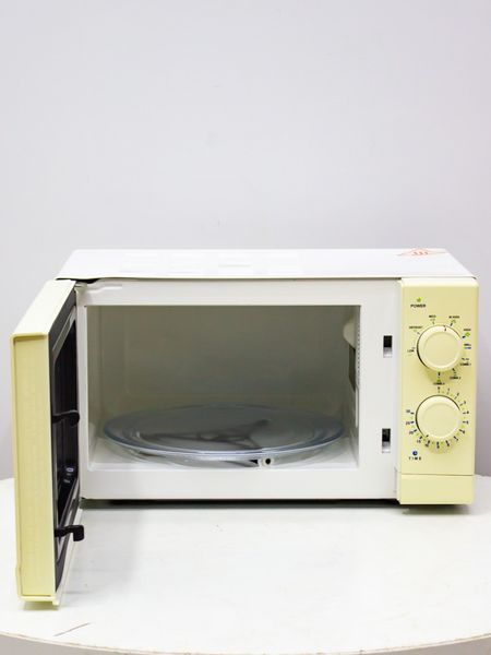 Микроволновая печь Home Electric MW 3002 000031407 фото