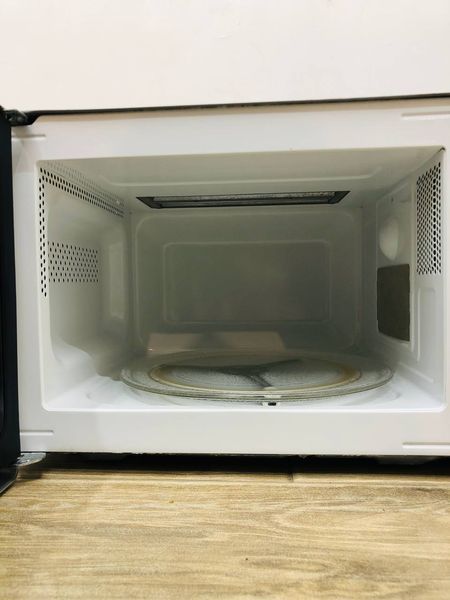 Мікрохвильова піч Bauknecht MW 122 SL 1100w sn 859991530581 000043357 фото