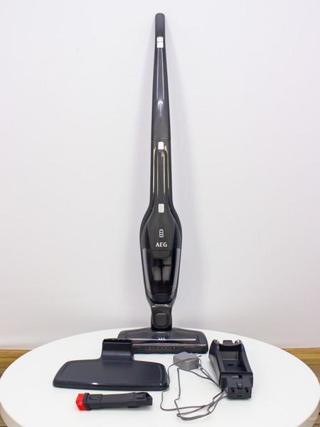 Пилосос вертикальний AEG CX7 2 35FF 27w sn 00100936 стік LPNHK033020857 146е 000018588 фото
