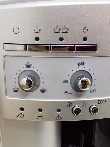 Кавомашина DeLonghi ESAM3200 S 1450w sn 00828 000031717 фото