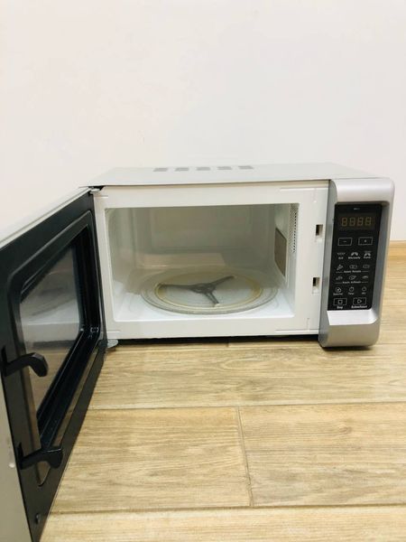 Мікрохвильова піч Bauknecht MW 122 SL 1100w sn 859991530581 000043357 фото