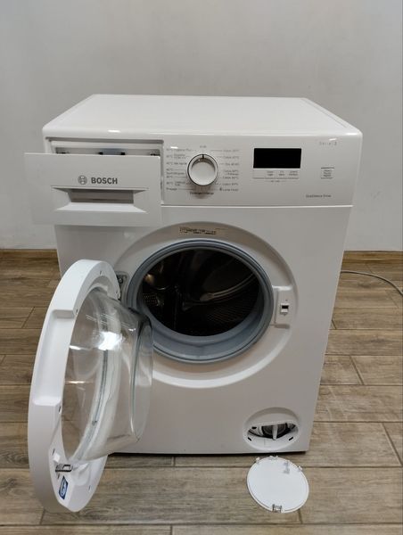 Стиральная машина Bosch WAJ28067FR 09 2000W sn 600192 n 361 000046839 фото