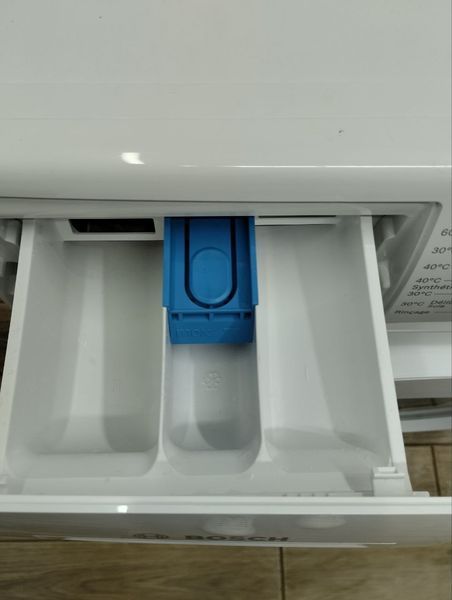 Стиральная машина Bosch WAJ28067FR 09 2000W sn 600192 n 361 000046839 фото