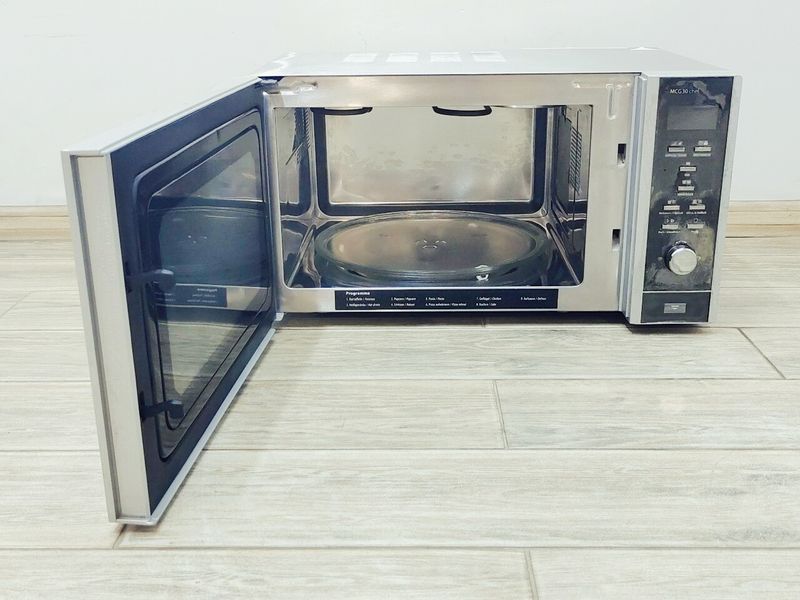 Мікрохвильова піч Caso MCG30 Chef 1400w гриль 1250w sn 002660337000512 000044696 фото