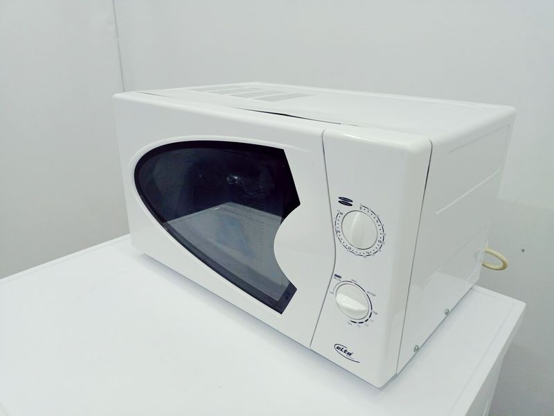 Мікрохвильова піч Elta MW 180G 1080w гриль 800w sn 604769000897 000042865 фото