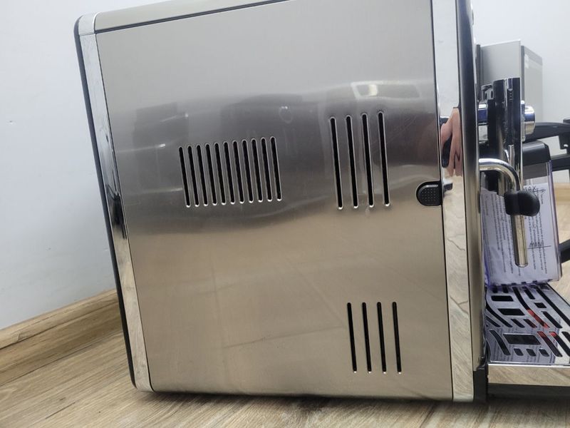 Кофемашина Saeco Exprelia HD 8857 1400w 000046090 фото