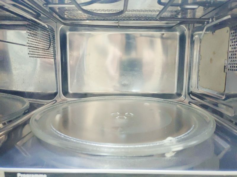 Мікрохвильова піч Caso MCG30 Chef 1400w гриль 1250w sn 002660337000512 000044696 фото