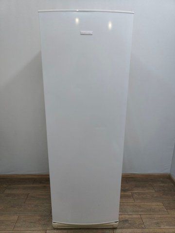 Морозильна камера Electrolux EUC29220W 100W 260л sn 13130017 n 461 000049672 фото