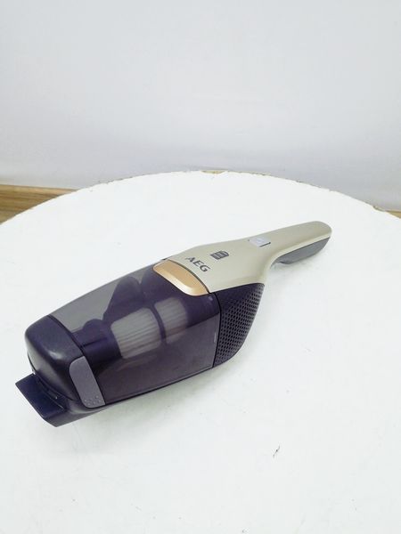 Пилосос вертикальний AEG Ergorapido CX7 2 I360 38w продам (не комплект) LPNHK067023921 180е 000030531 фото