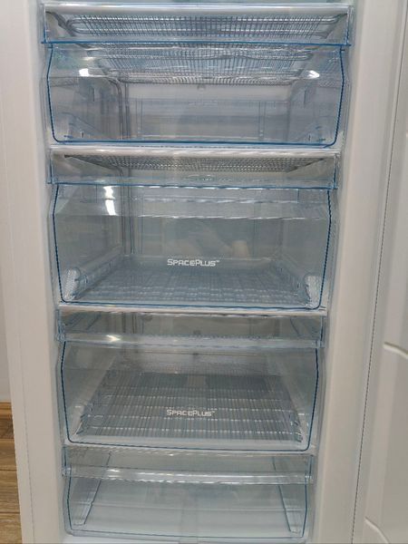 Морозильная камера Electrolux EUC29220W 100W 260л sn 13130017 n 461 000049672 фото