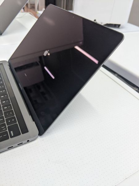 Ноутбук Apple MacBook Pro A1989 RAM 8 Gb 000045820 фото