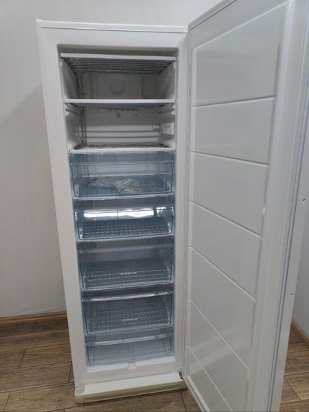 Морозильная камера Electrolux EUC29220W 100W 260л sn 13130017 n 461 000049672 фото