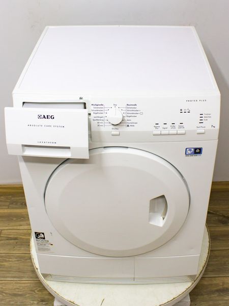 Сушильна машина AEG T55770IH3 900w 7 кг sn 44557128 000034517 фото