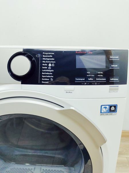 Сушильна машина AEG 8000 Series T8DE76587 900w 8кг sn 93702730 000040779 фото