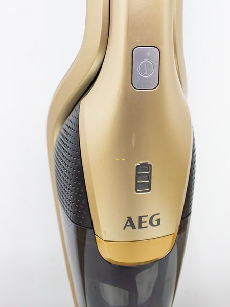 Пилосос вертикальний AEG QX8 1 45SM 38w LPNHK066992164 193е 000030605 фото