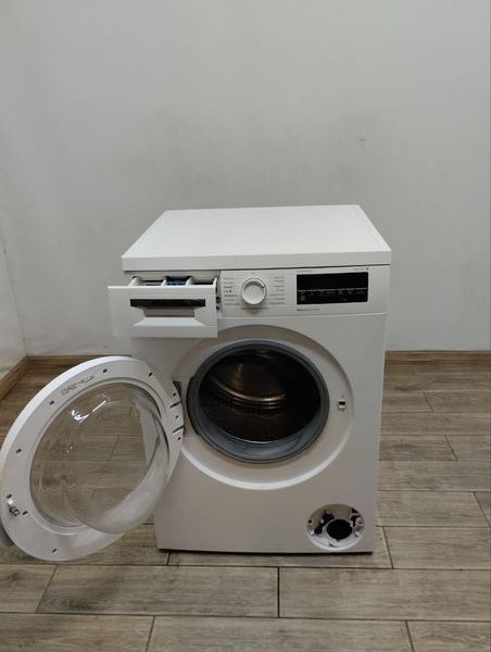 Стиральная машина Bosch Serie6 WUQ28420 sn 9809 00645 000045988 фото
