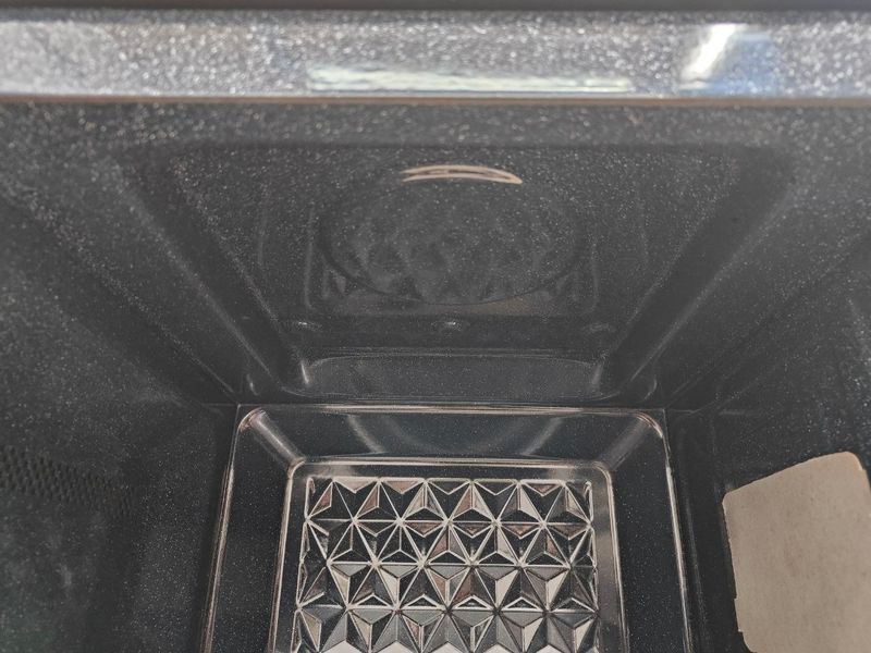 Мікрохвильова піч Toshiba MVAM 20TBK 850W sn 000053794 фото