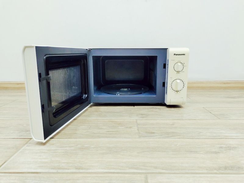 Мікрохвильова піч Panasonic NN E209WM EPG 1100w sn 5C80200051 000035724 фото
