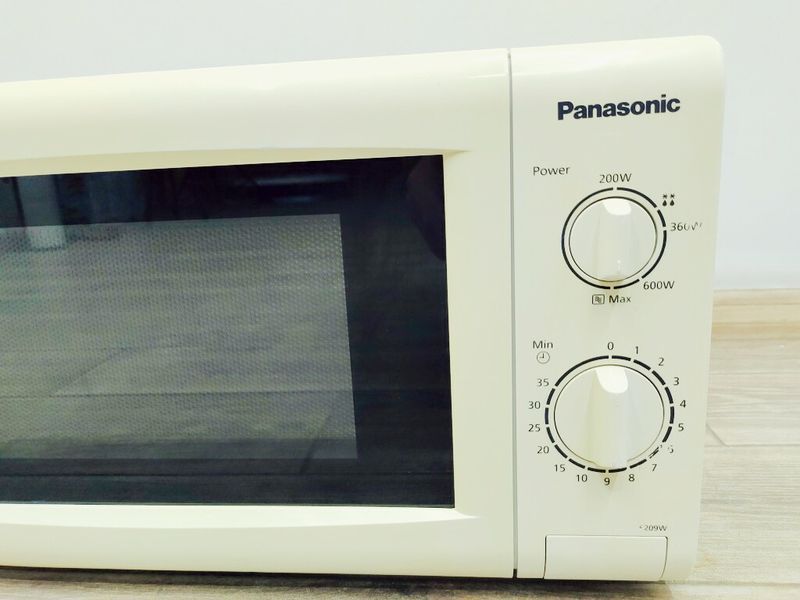 Мікрохвильова піч Panasonic NN E209WM EPG 1100w sn 5C80200051 000035724 фото