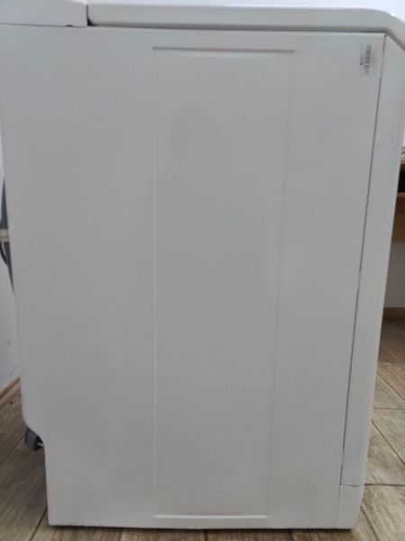 Стиральная машина вертикальная Electrolux L47430 2300W 6кг sn 91200040 000053063 фото