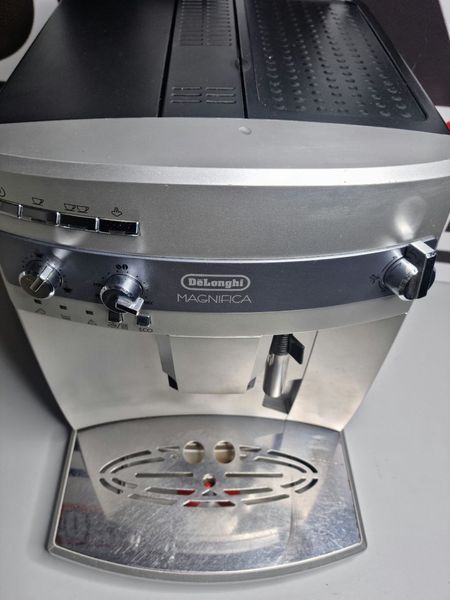 Кофемашина DeLonghi ESAM03 110 S 1450w 000038316 фото