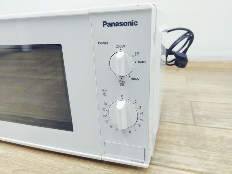 Микроволновая печь Panasonic NN E201WM EPG 000039587 фото