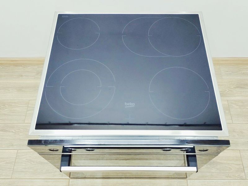 Электродуховка с варочной поверхностью Beko BBUM13329XS 000043153 фото