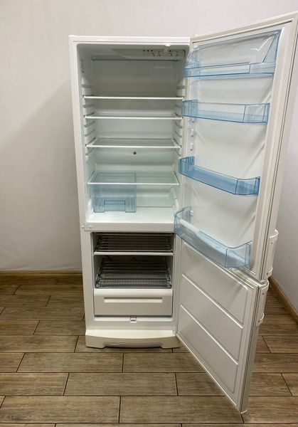 Холодильник двухкамерный Electrolux ERB35253W 150W 224+87л sn 91830033 n 412 000048797 фото