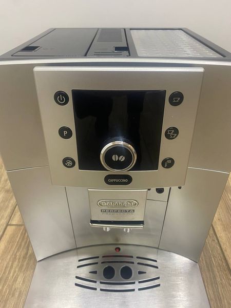 Кавомашина DeLonhi Perfecta cappuccino ESAM 5500 S 1350W sn 84926 000047538 фото