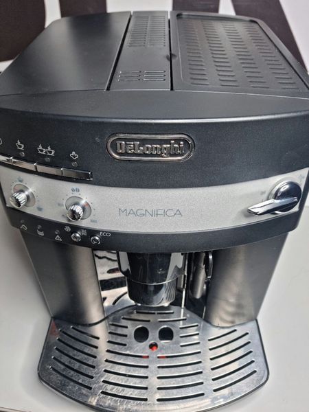 Кавомашина DeLonghi ESAM3000 B 1450w sn 15119 000038317 фото