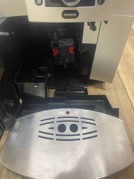 Кавомашина DeLonhi Perfecta cappuccino ESAM 5500 S 1350W sn 84926 000047538 фото