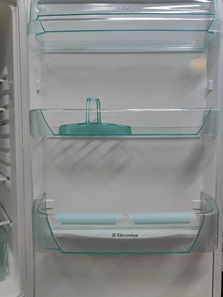 Холодильник Electrolux ERB3516 130W 216+87л sn 61801432 n618 000052984 фото