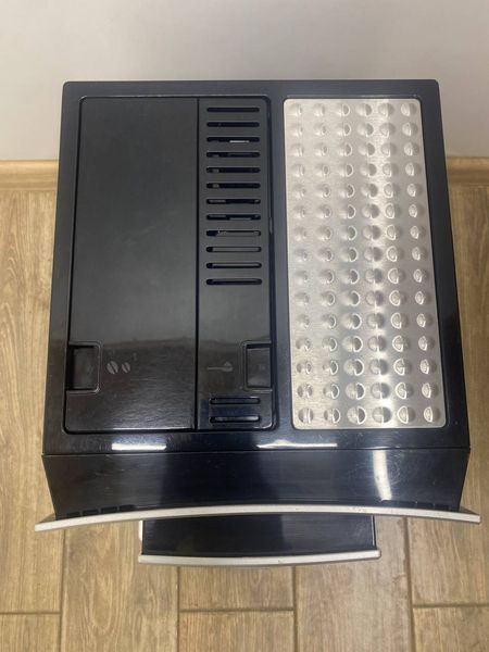 Кавомашина DeLonhi Perfecta cappuccino ESAM 5500 S 1350W sn 84926 000047538 фото