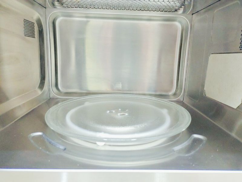 Микроволновая печь Panasonic NN CT569M 000037168 фото