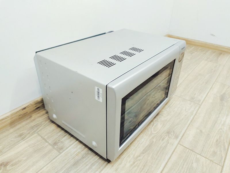 Микроволновая печь Panasonic NN CT569M 000037168 фото