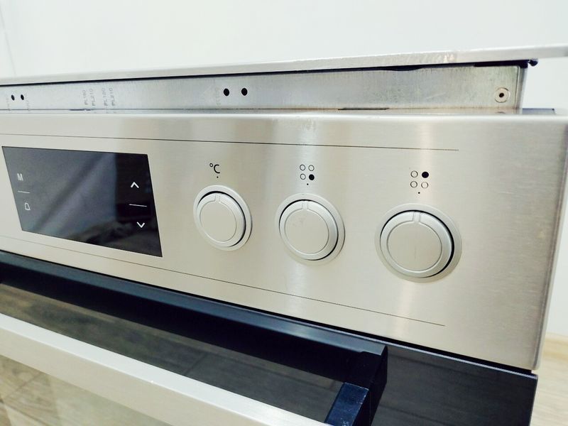 Электродуховка с варочной поверхностью Sharp K 62V19IM0 EU 000043144 фото
