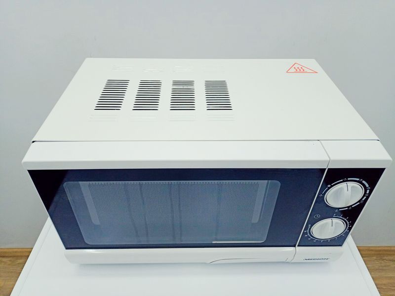 Мікрохвильова піч Medion MD 10966 1200w гриль 900w sn S026W2072 000042852 фото