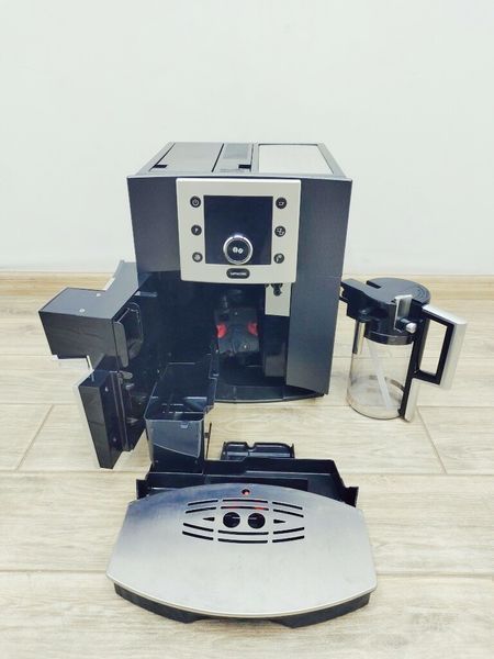 Кавомашина DeLonghi Perfecta Cappuccino ESAM5500 T 1350w sn 10619 000021838 фото