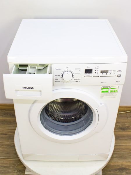 Стиральная машина Siemens WM14E323 25 000023515 фото