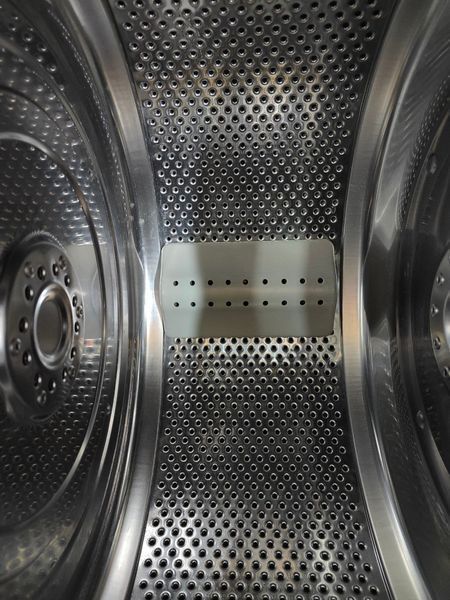 Стиральная машина вертикальная AEG 7000Series Lavamat L7TDN733E 2200W 7кг sn 94700006 000053653 фото
