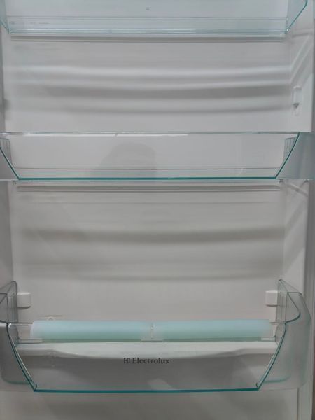 Холодильник Electrolux ERB3516 130W sn 61801442 216+87л n617 000052986 фото